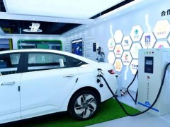 上半年中国<em>新能源车销售</em>260万辆 同比增1.2倍