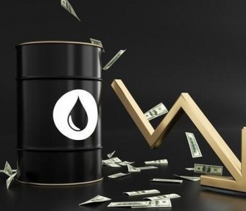 美国油价自3月以来首次跌至<em>每加仑</em>4美元以下