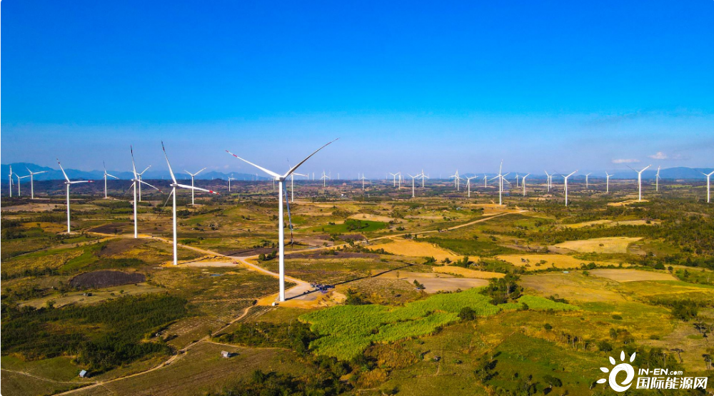 越南最大规模陆上风电项目64台风机全部吊装完成