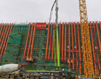 克拉瑪依石油煉化產業新項目主體建筑封頂