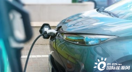 Продажи транспортных средств на новых источниках энергии стремительно растут, и автомобильные компании не могут отказаться от ответственности за утилизацию использованных аккумуляторов.