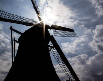 <em>荷兰</em>今年将新增3.3GW太阳能
