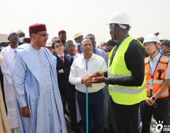 <em>尼日尔总统</em>点赞：这个项目建的好！