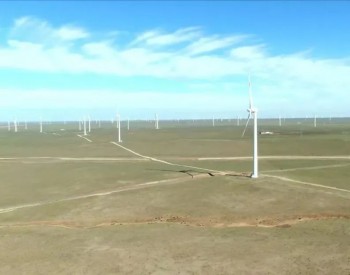 <em>联合动力</em>100MW风电项目首台风机开始吊装