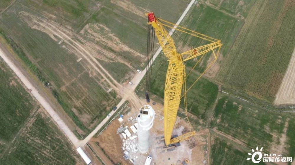 高166m，直径200m！徐工XGC15000A完成“最大混塔”风机首吊