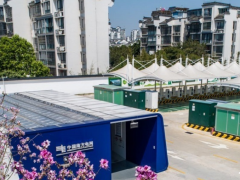 广西柳州：第八座新能源车换电站投运 为充电“加速度”