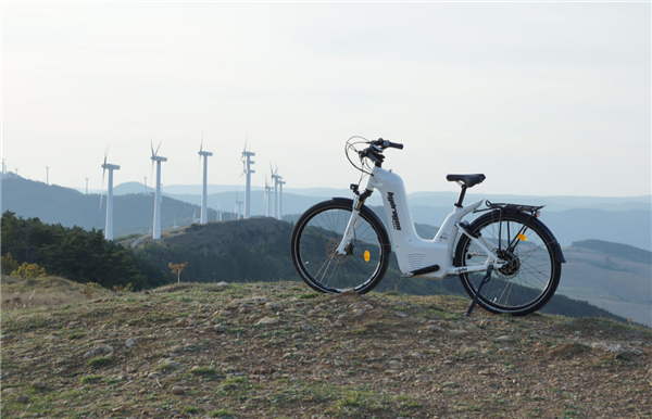 约4.1万人民币 法国一公司推出氢能电动自行车：像是助力车