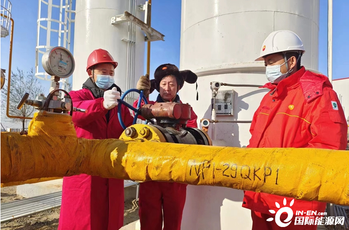 中国首个海上储气库开始采气调峰