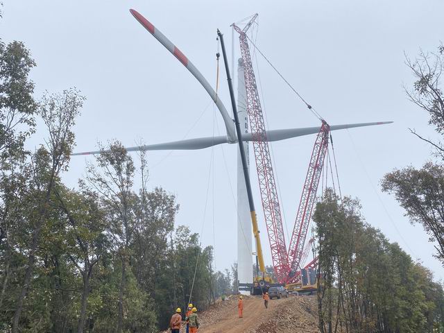 中国能建EPC总承包的汝阳城关风电工程全部风机吊装完成
