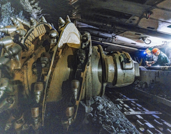 全国首个国产化中厚煤层450米超长智能综采工作面“成长记”