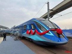 全球首列时速160公里的<em>氢能源市域列车</em>在四川成都中车下线！