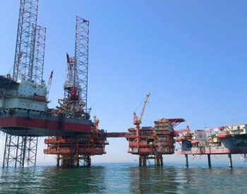 中国海上首个规模化特超<em>稠油油田</em>高峰日产油突破700吨
