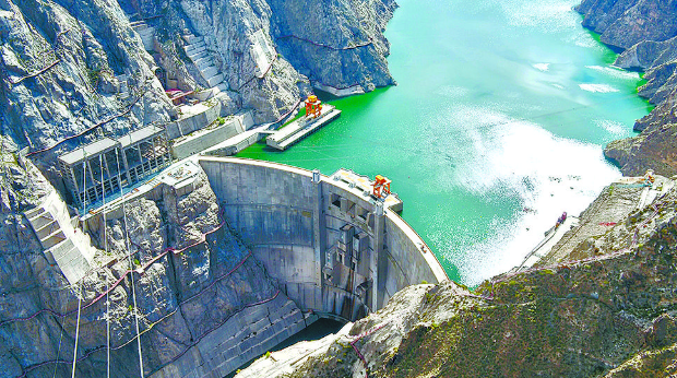 国电投黄河公司光伏发电量首次突破百亿千瓦时！