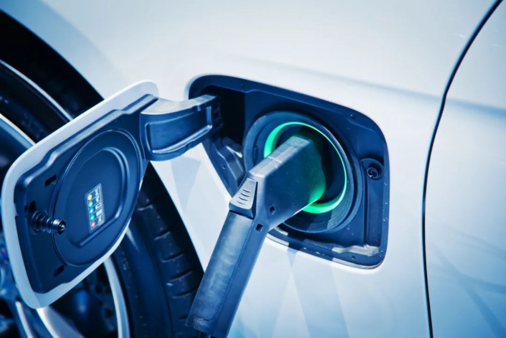Защита литиевых аккумуляторов транспортных средств на новых источниках энергии — ультразвуковой датчик Baumer U500