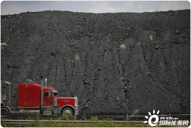 煤层厚1千米，蔓延上千公里！这座世界最大的煤田是如何形成的？