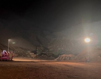 <em>内蒙古阿拉善</em>左旗新井煤矿坍塌事故获救人员伤势稳定，回忆事发瞬间