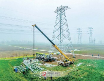安徽阜南风电送出线路组立首基铁塔