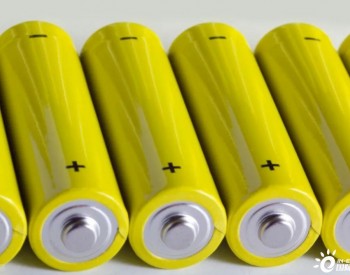 <em>磷酸铁锂</em>电池加速“抢占”市场