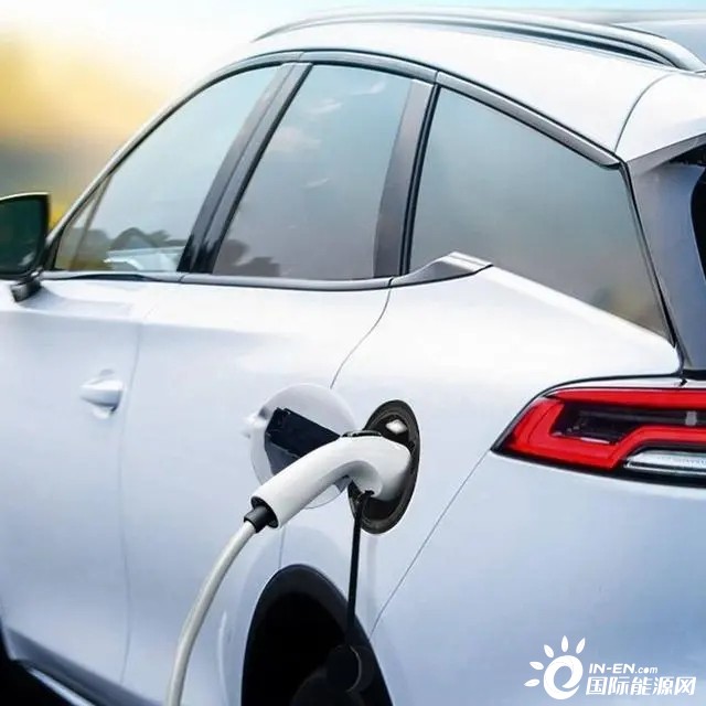 Цена на карбонат лития приближается к 200 000 за тонну!  Приближается волна снижения цен на автомобили на новых источниках энергии!