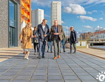 荷兰城市<em>安装太阳能</em>人行道
