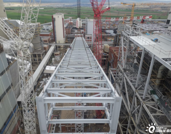 <em>中国能建西</em>北电建承建塞尔维亚项目钢结构吊装就位