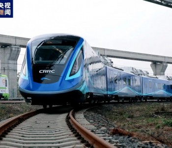 160km/h！全球首列氢能源市域<em>列车</em>亮相上海