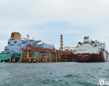 <em>宝石花</em>点亮香江畔，中国石油向香港供应首船LNG
