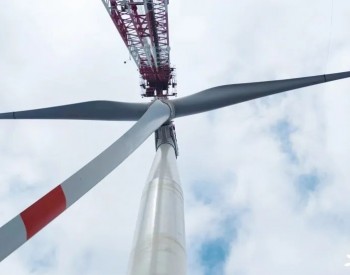 长江澳海上风电项目第14台风机完成吊装