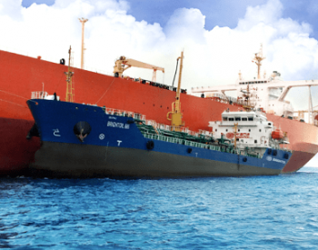 <em>集装箱船</em>需求下降，巴拿马船用燃料销售量创近八个月新低
