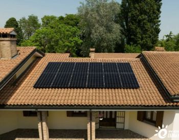 Maxeon声称其IBC<em>太阳能电池板</em>的效率为24.7%