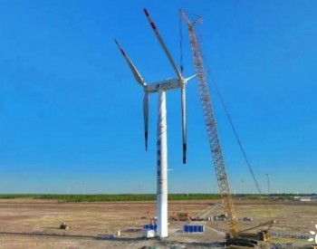 湘电研制的世界首台2.7MW双转子永磁同步风力发电机顺利<em>完成吊装</em>