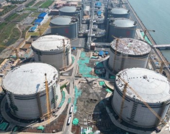 河北唐山LNG二阶段项目4座<em>储罐</em>顺利实现封顶！