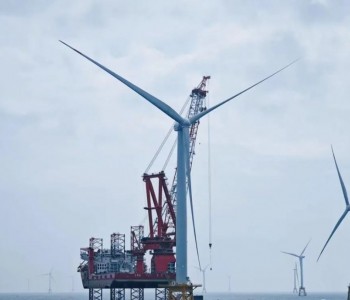 三峡能源<em>福建平潭</em>外海项目13兆瓦海上风电机组圆满完成吊装