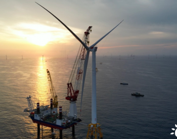 中国能建勘察设计的国内首台12兆瓦海上<em>风电机组</em>安装成功