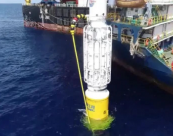 中国自主研发的首台2500米级超深水打桩锤成功完成<em>海试</em>