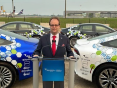 <em>埃德蒙顿</em>国际机场&丰田在阿尔伯塔省投放100辆氢能动力Mirai