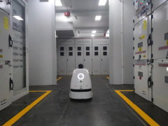 广东省梅州宝湖储能站巡检机器人正式投入使用