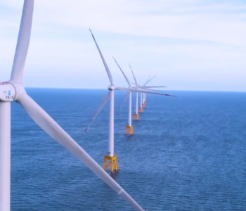 全球首台16兆瓦超大容量海上<em>风电机组</em>并网发电