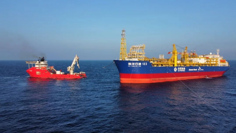 国内首艘智能fpso海洋石油123成功回接