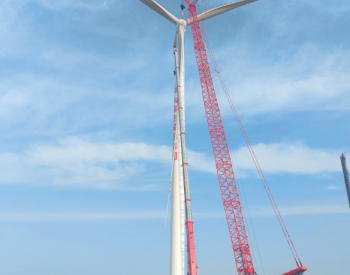 <em>内蒙古能源集团</em>东苏巴彦乌拉100万千瓦风储项目首台风机吊装成功
