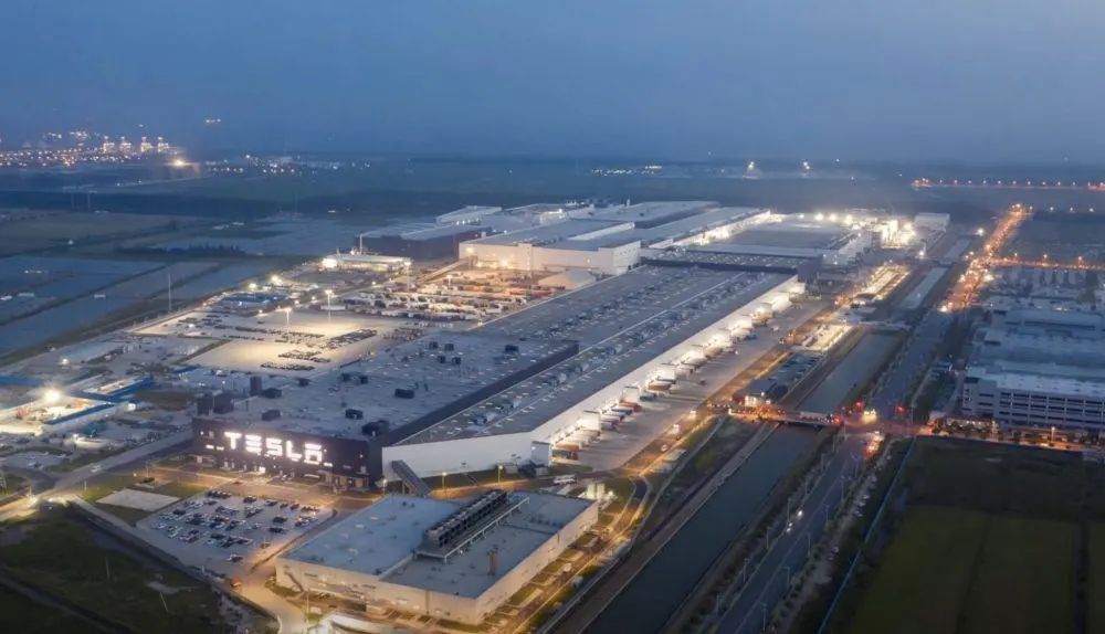 特斯拉上海储能超级工厂即将开建初期年产1万台储能电池