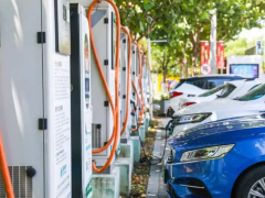 商务部：<em>新能源汽车</em>8月份销量同比增长27%