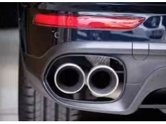英国宣布将禁售燃油新车时间推迟五年，多家跨国车企表达<em>不满</em>