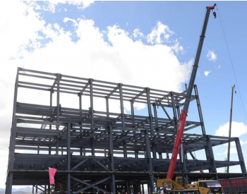 西藏扎布耶綜合能源EPC項目主廠房鋼結構吊裝完成