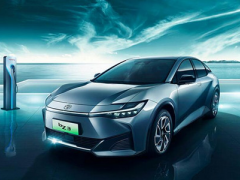 <em>丰田</em>加大在电动汽车方面的投资，寻求2025年超过60万辆