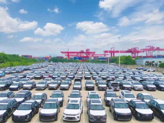 今年<em>中国汽车出口</em>有望超过400万辆，超越日本成全球第一大出口国