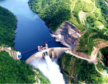 刚果（金）布桑加水电站开始发电