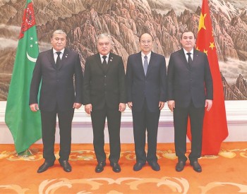 土库<em>曼斯坦</em>高级别代表团到访中国石油