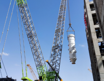 十三化建甘肃能化金昌煤化工项目首台大型设备吊装顺利就位