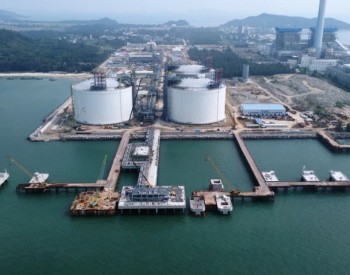 广东惠州LNG<em>接收</em>站项目配套码头工程桩基施工全部完成
